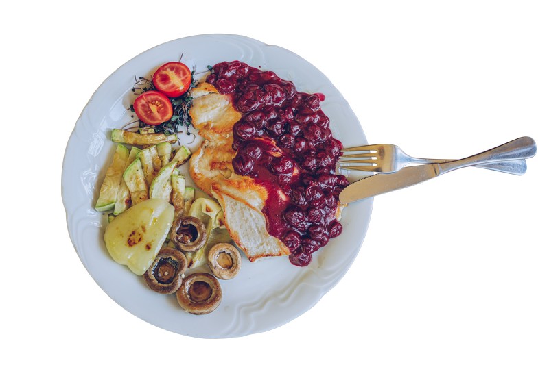 PILEĆE BELO MESO SA  SOSOM OD VIŠANJA